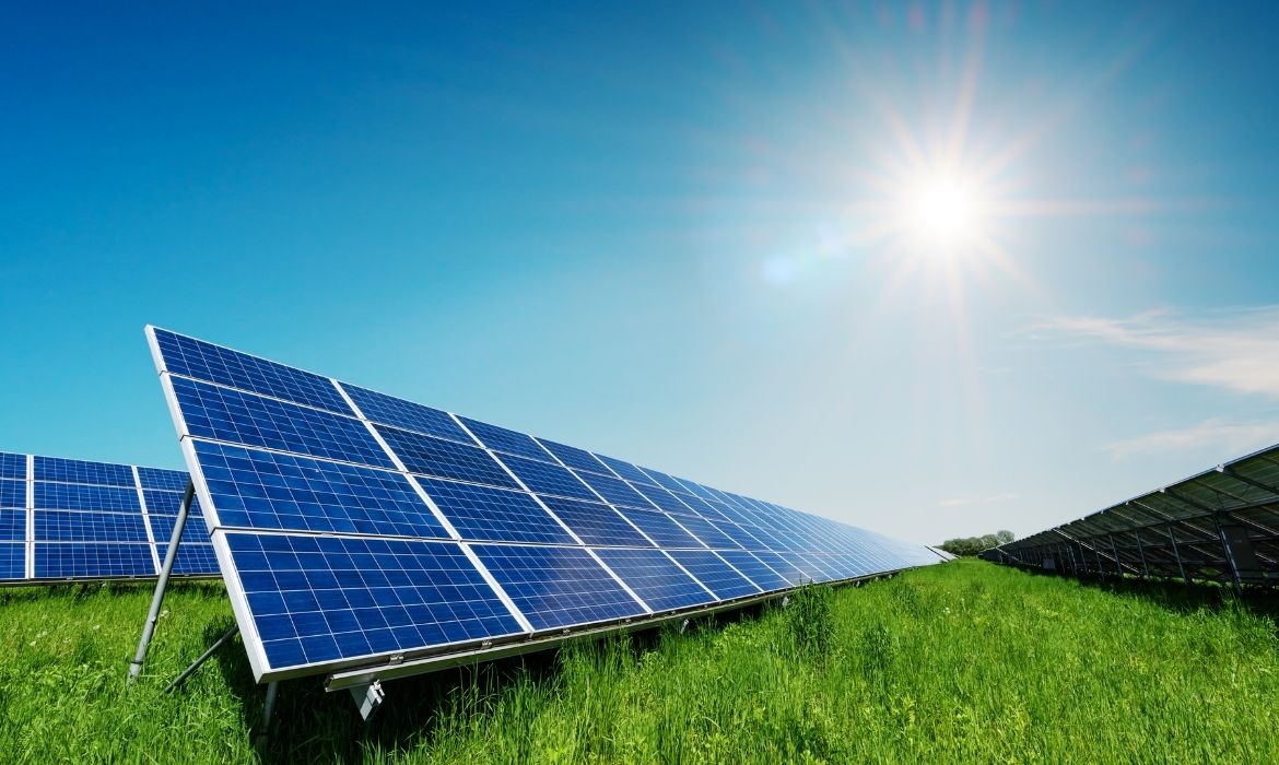 Solar Energy Versus Fossil Fuel Generator